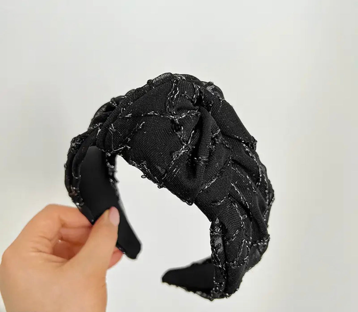 Oversized Knot detailed stitch headband - black